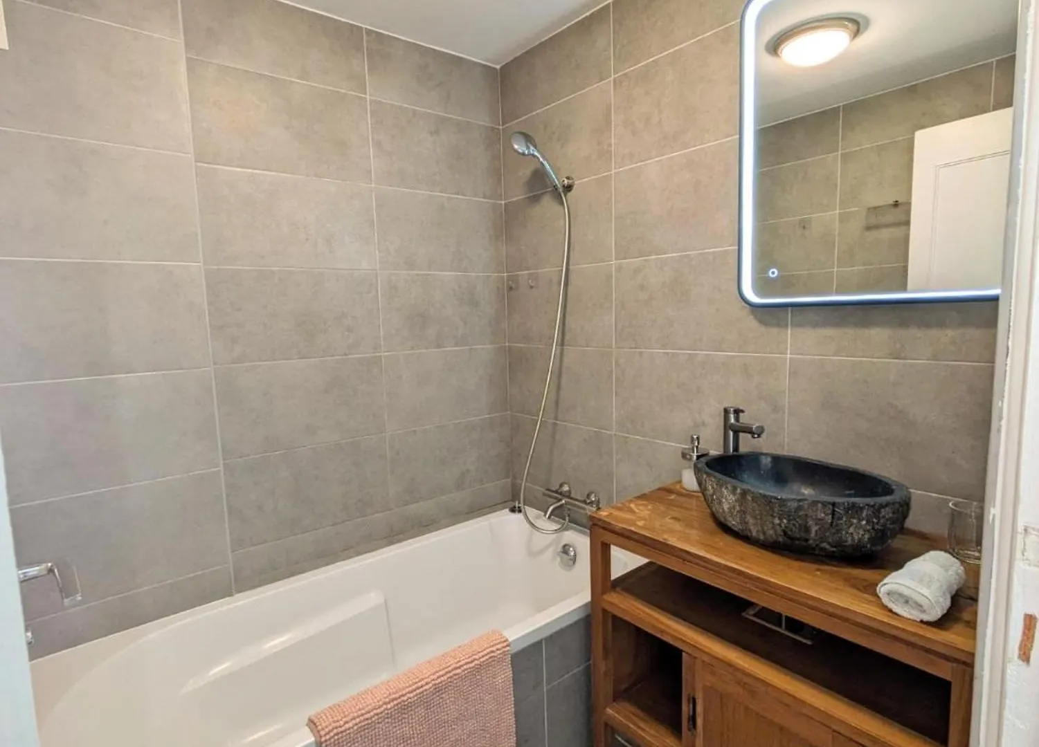 Antibes Centre, Joli 3 Pieces Apartment
