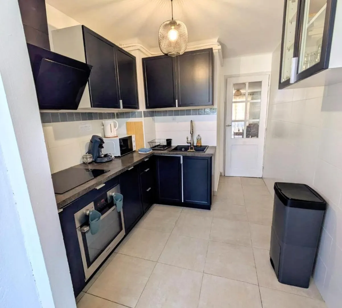 Antibes Centre, Joli 3 Pieces Apartment 0*,